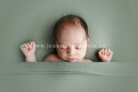 newborn photographer sutherland shire
