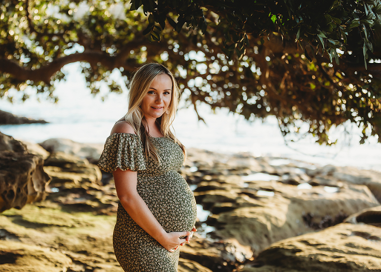 Outdoor maternity photoshoot