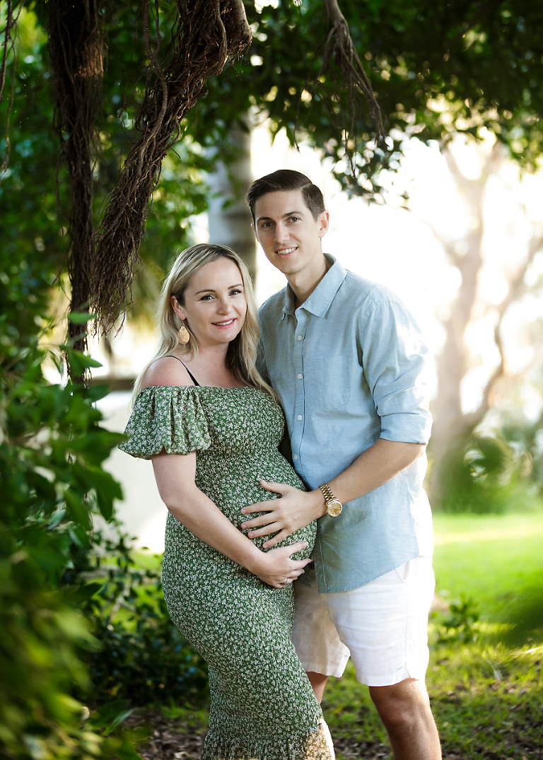 OUTDOOR MATERNITY PHOTSHOOT