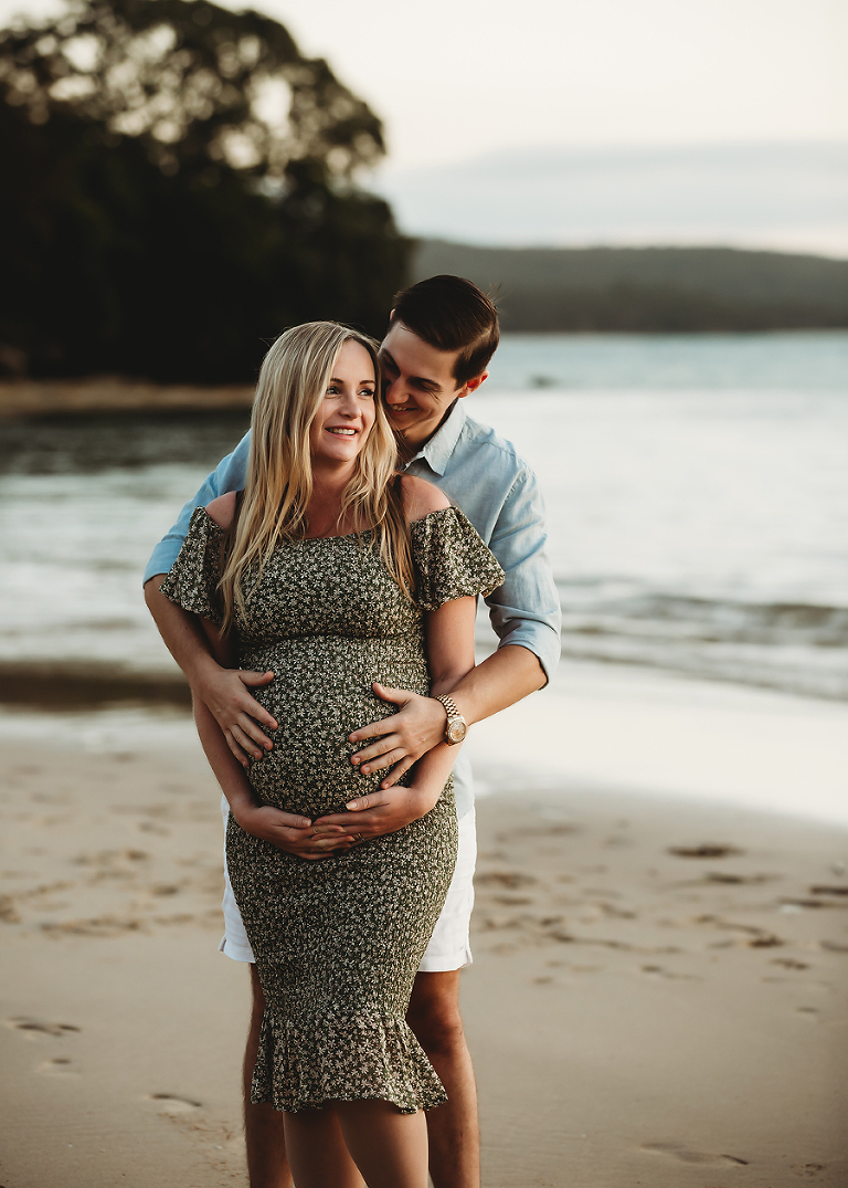 OUTDOOR MATERNITY PHOTSHOOT
