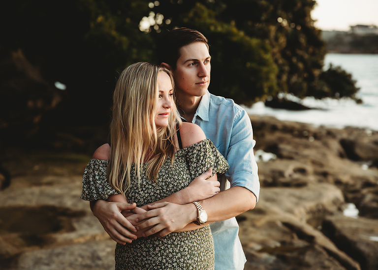 Outdoor maternity photoshoot